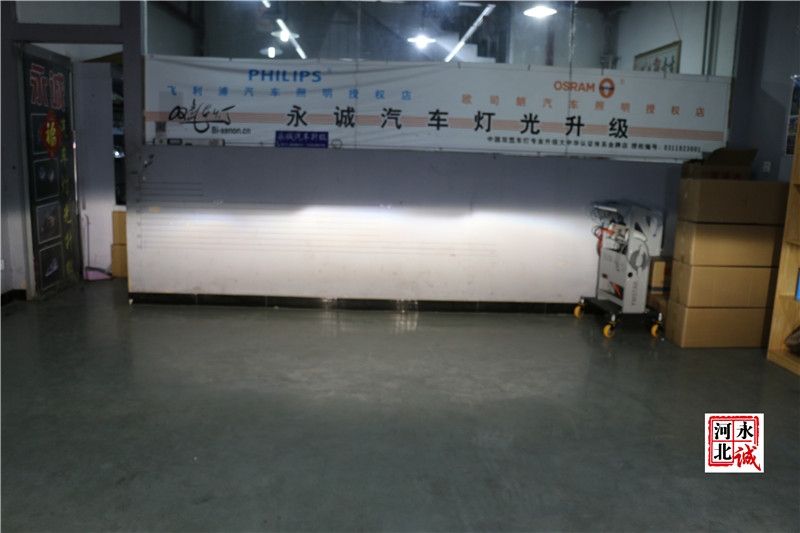 【石家莊永誠(chéng)改燈】凱迪拉克SRX改裝海拉五透鏡，轉(zhuǎn)向流光日行燈