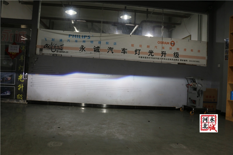 【石家莊永誠改燈】陸風(fēng)X5改裝國產(chǎn)Q5雙光透鏡，藍(lán)色惡魔眼