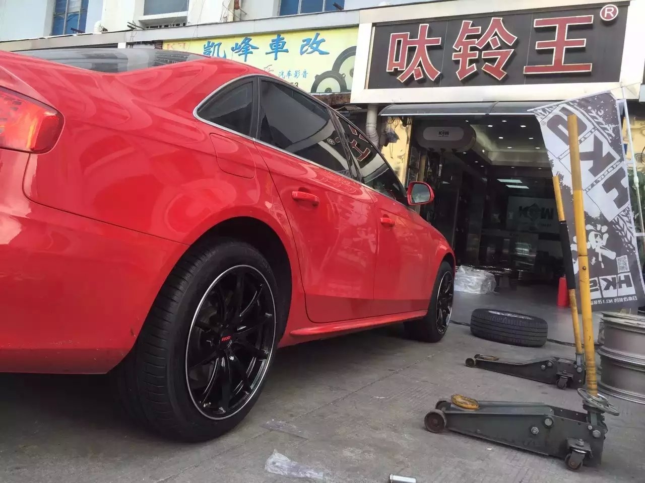 奧迪A4，裝18寸 G25 搭配米其林胎