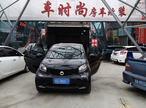 汽車內(nèi)飾改裝哪家好？鄭州汽車內(nèi)飾個性改裝