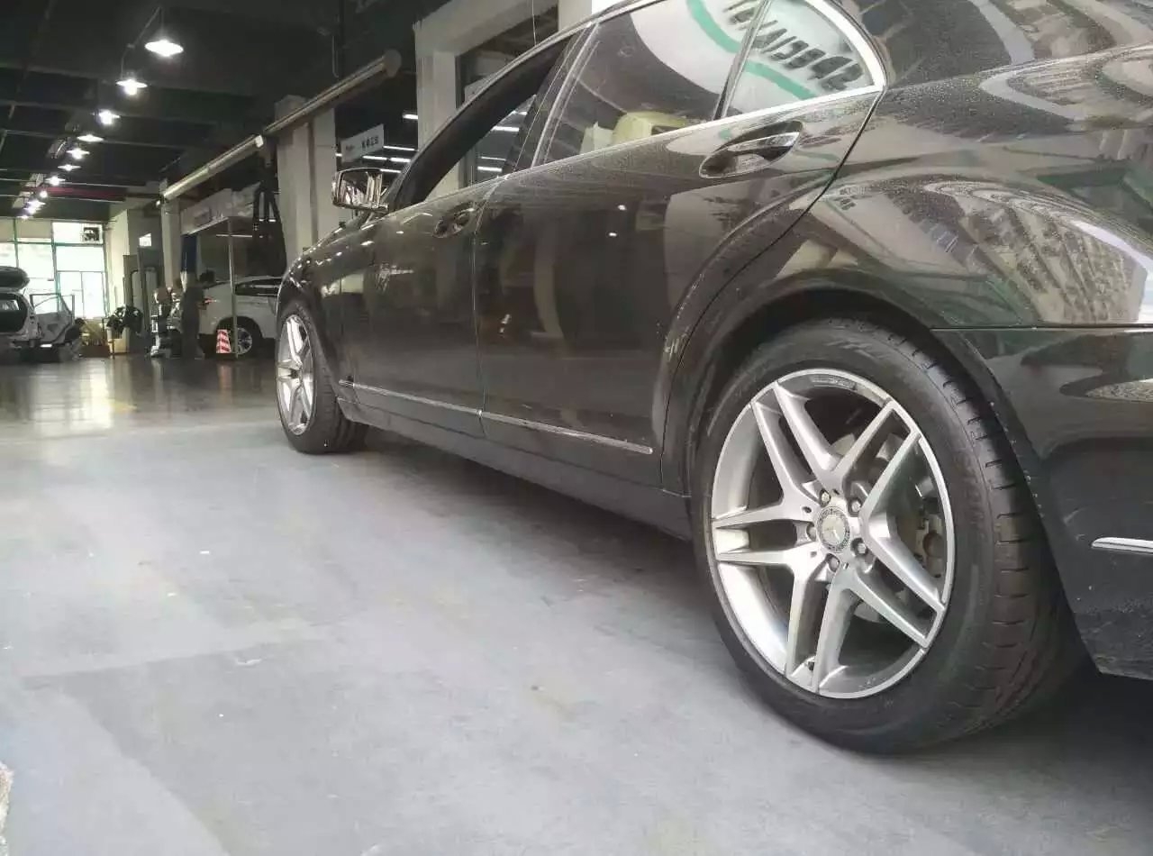 奔馳，裝原裝 AMG 19寸