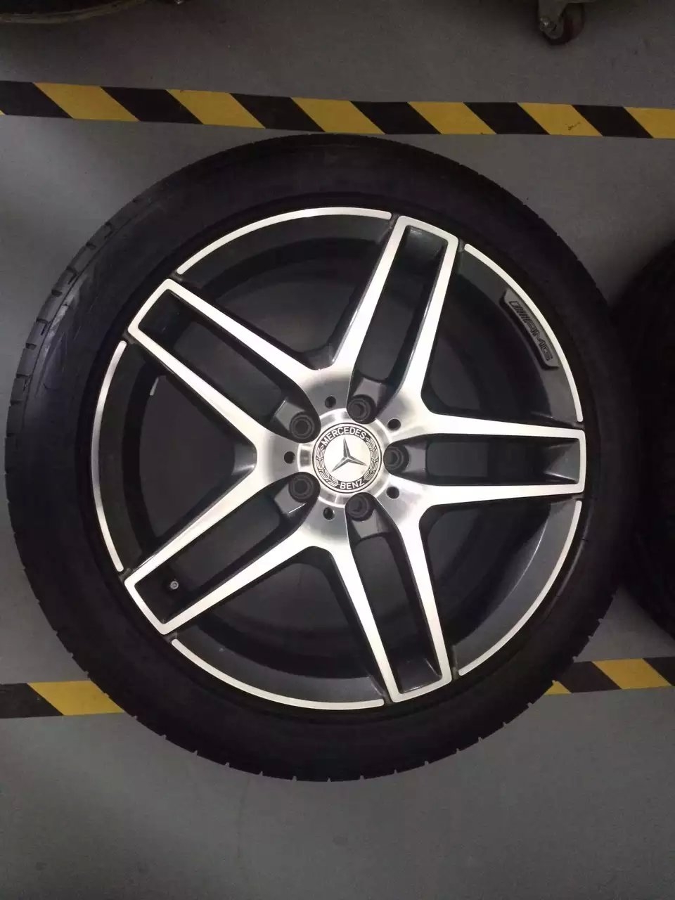 奔馳，裝原裝 AMG 19寸