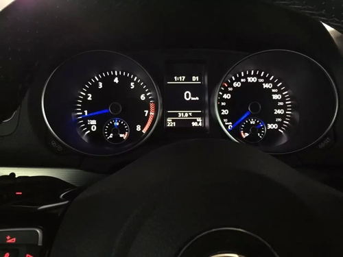 才跑了兩百公里的高爾夫R20，更換KW ClubSport
