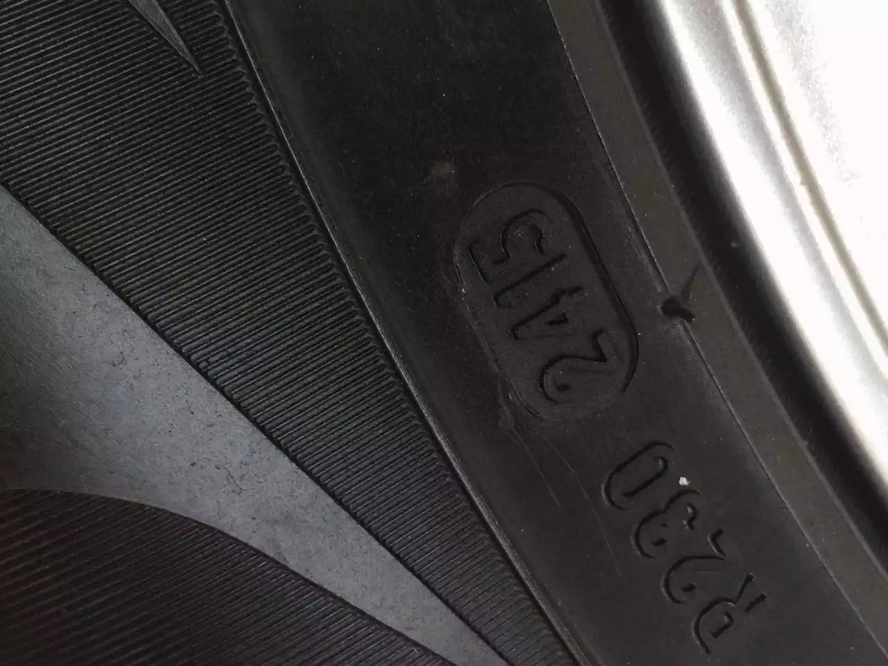 2016款，Q7 19寸 新車拆下 一套