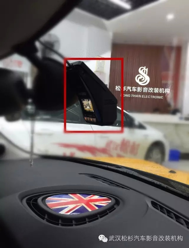 【武漢松杉汽車(chē)音響】mini Cooper的第三只眼--行車(chē)記錄儀