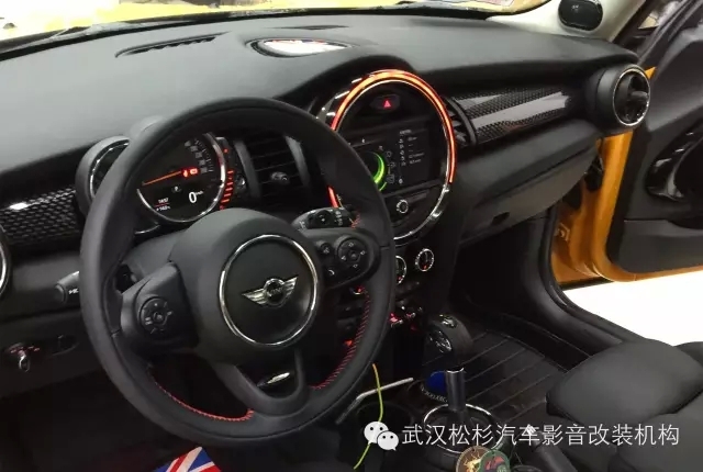 【武漢松杉汽車(chē)音響】mini Cooper的第三只眼--行車(chē)記錄儀