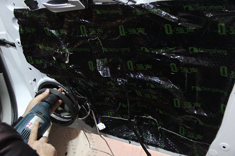 【長沙霓皇汽車音響】帝豪新款前門升級法國勁浪165KR