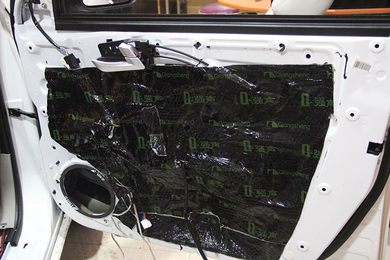 【長沙霓皇汽車音響】帝豪新款前門升級法國勁浪165KR
