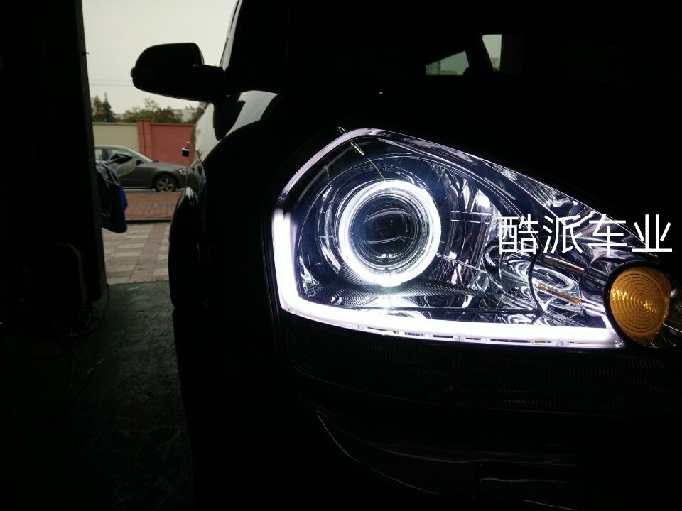 現(xiàn)代途勝燈光升級(jí)