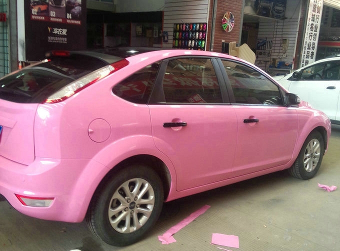 武漢車身改色  經(jīng)典福克斯全車MACTAC亮光粉改色貼膜案例