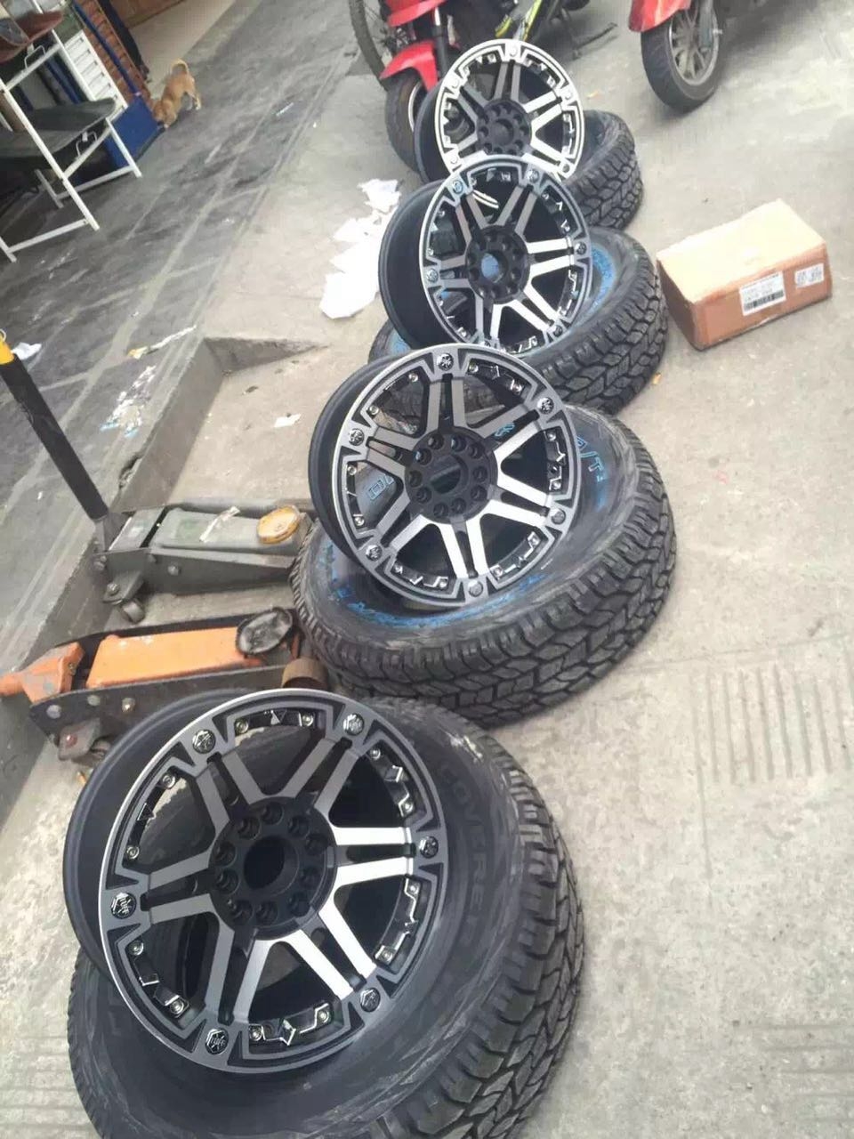 自由客原車215 65R17 改裝225 70R16固鉑AT