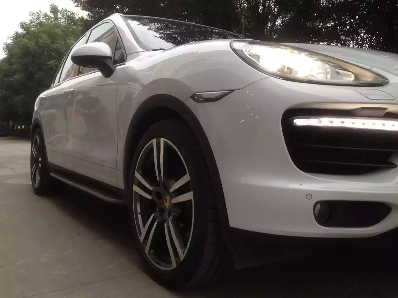卡宴，換原裝 21寸 ！裝車(chē)完畢