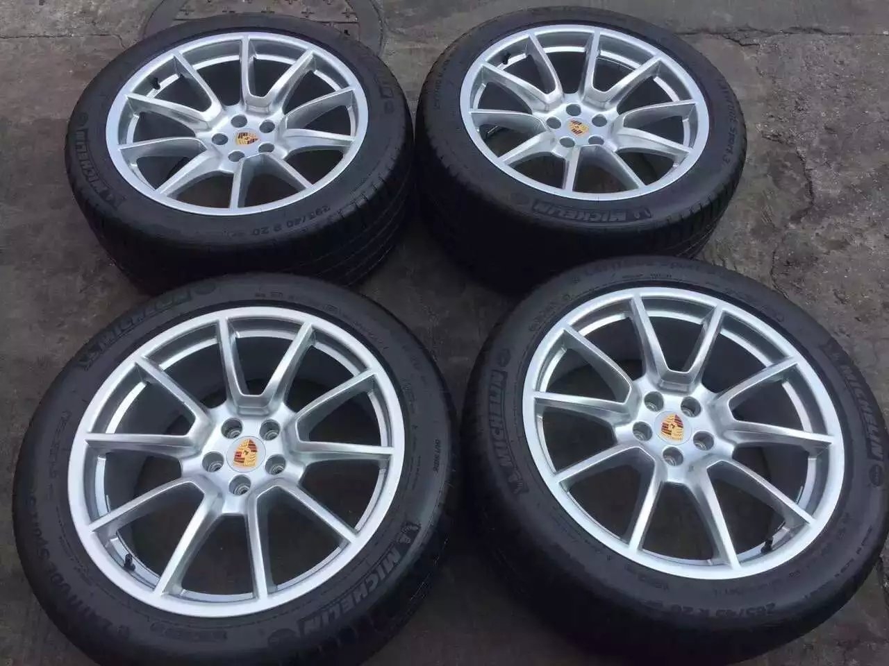 保時捷 macan 20寸．到貨一套！
