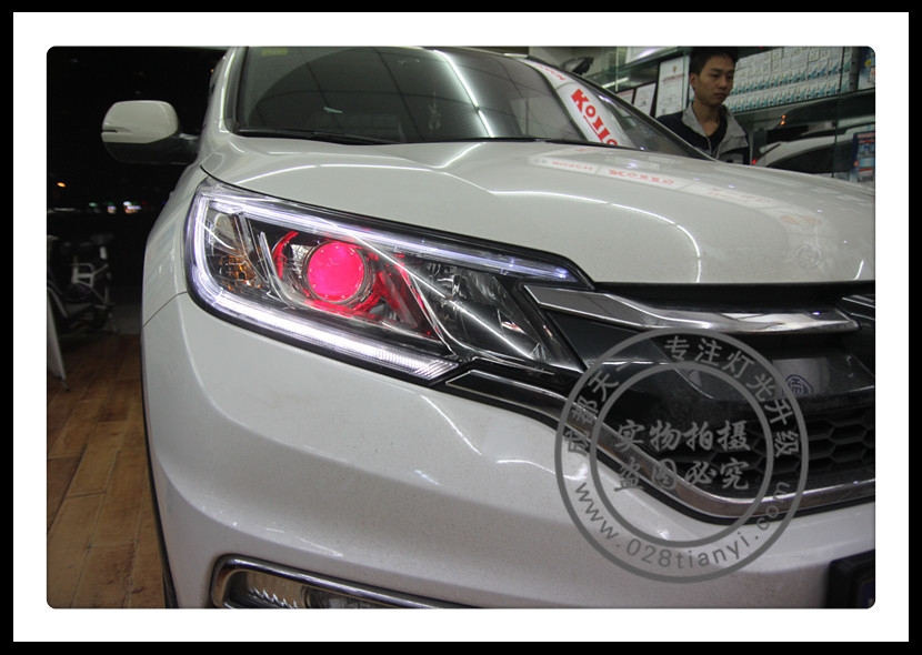 成都本田CRV改車燈升級雙光透鏡氙氣燈