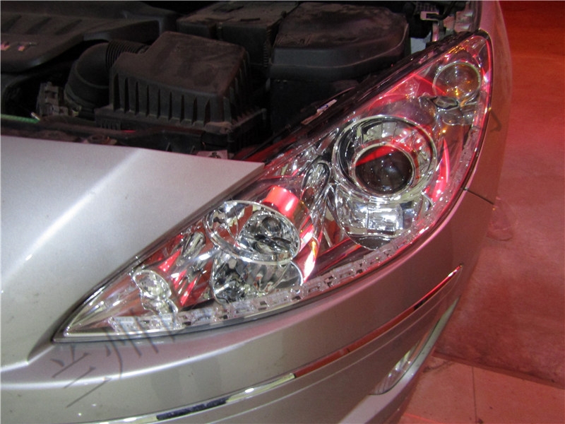 標(biāo)志408升級Q5  日間行車燈