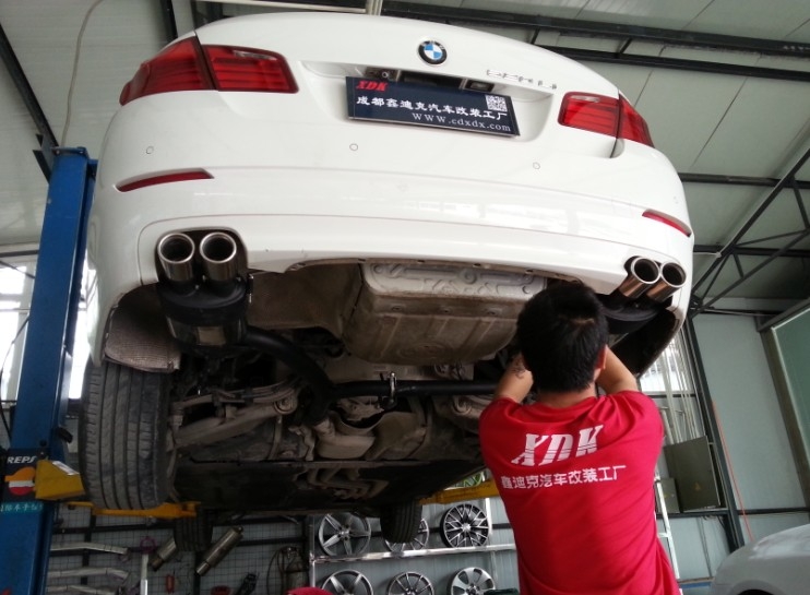 成都寶馬520LI F18改裝中尾段四出排氣