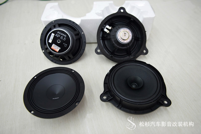 武漢松杉汽車音響改裝日產(chǎn)新奇駿升級意大利歐迪臣/赫茲音響+俄羅斯STP隔音