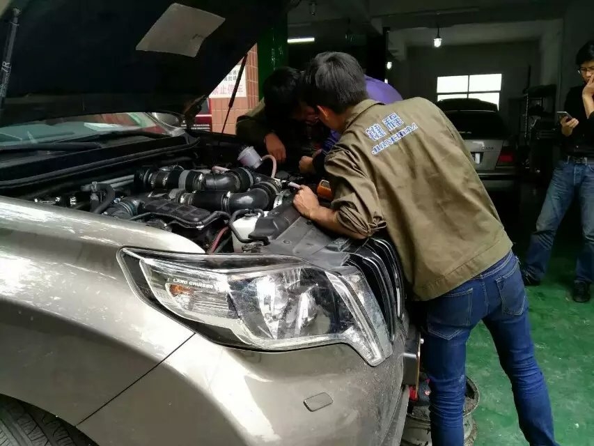 普拉多提升動(dòng)力節(jié)油改裝鍵程離心式水冷型大功率電動(dòng)渦輪增壓器LX3971S