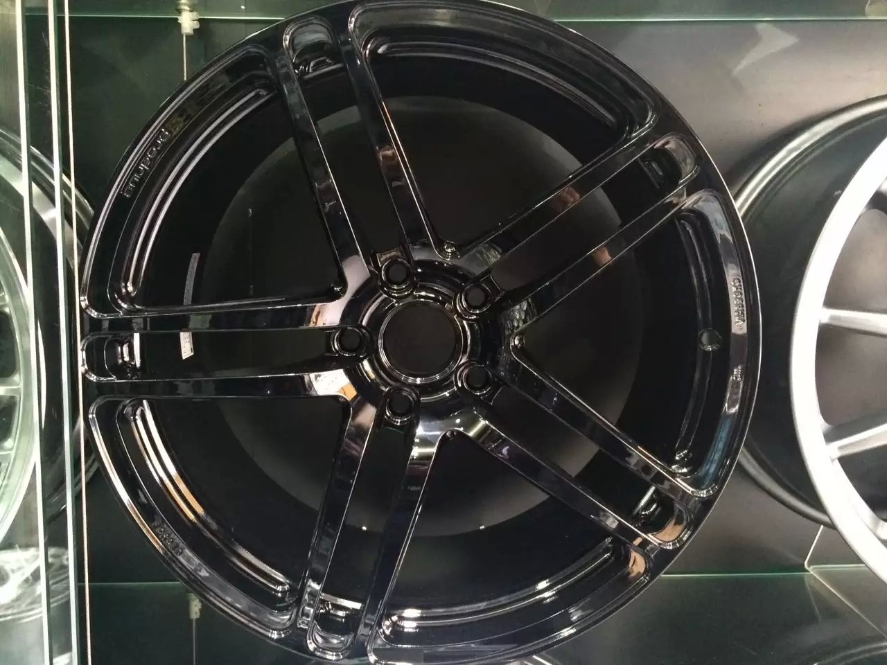 日本 Prodrive GC05K ：19寸