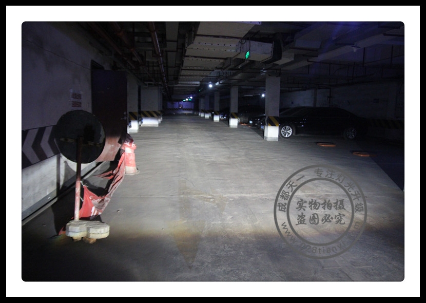 成都豐田霸道改車燈升級氙氣燈雙光透鏡