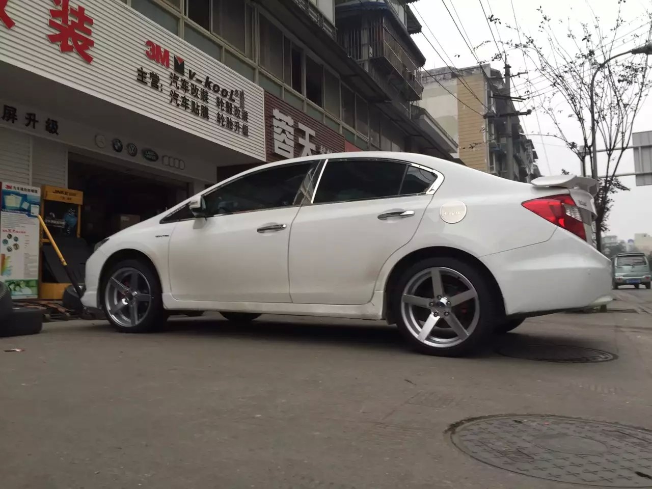 本田思域升級18寸沃森CV3 225 40R18輪胎
