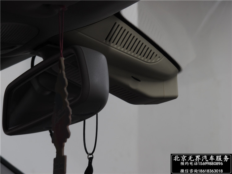 奔馳W205新款C級旅行版改原廠電耳 氛圍燈 倒影 隱藏式行車記錄儀