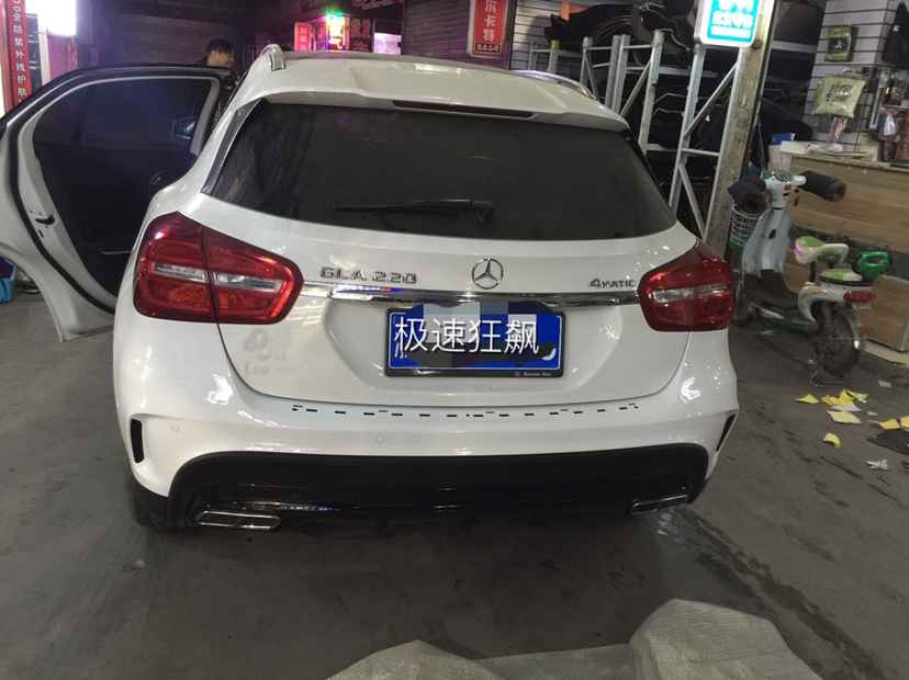 奔馳GLA改裝大包圍碳釬方向盤