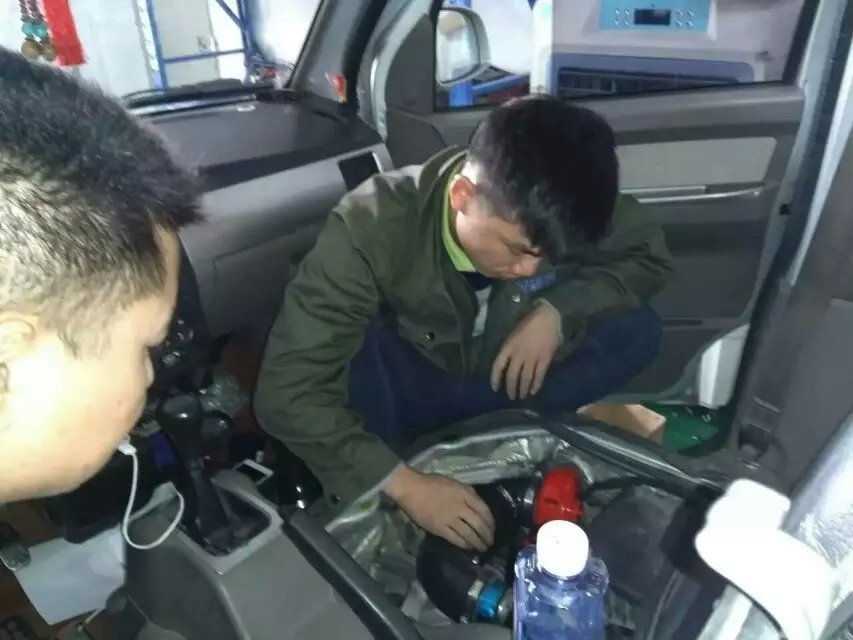 五菱榮光進(jìn)氣改裝提升動(dòng)力節(jié)油改裝加裝鍵程離心式電動(dòng)渦輪增壓器LX1006