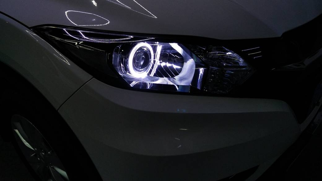 中山本田繽智車燈升級(jí) Q5雙光透鏡氙氣大燈+寶馬光導(dǎo)天使眼——中山清風(fēng)車影燈改