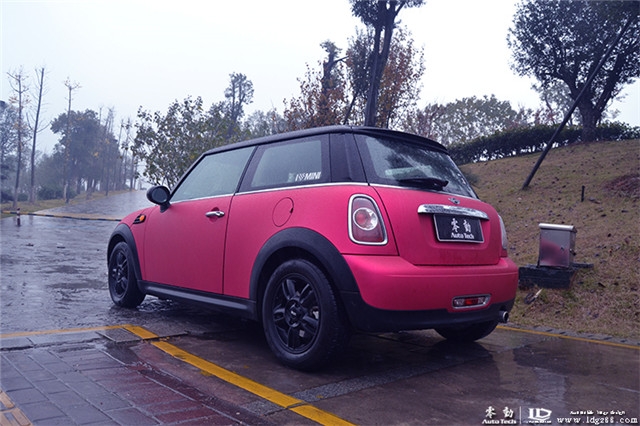寶馬MINI亞光金屬玫紅--湖南長沙車身貼膜