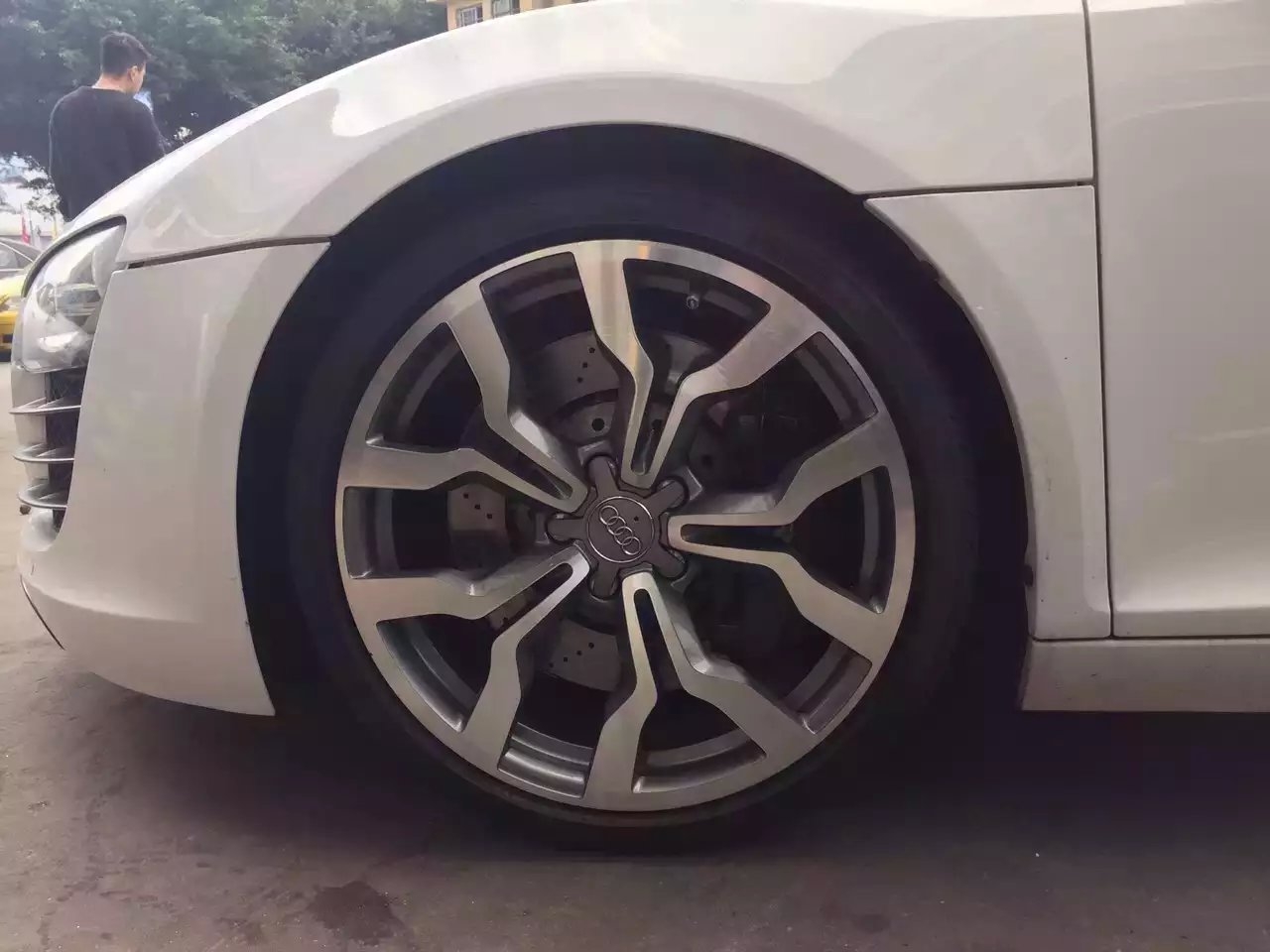 R8 原裝 ，裝車完工！