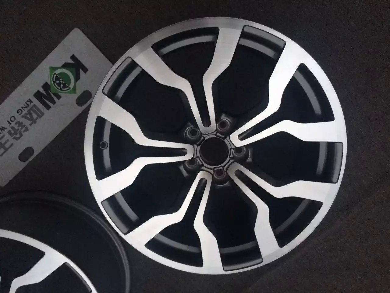 R8 原裝 ，裝車完工！