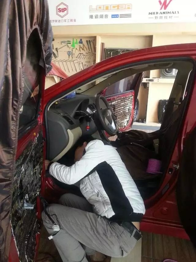 迎圣誕慶元旦，音樂王朝汽車音響免費送~