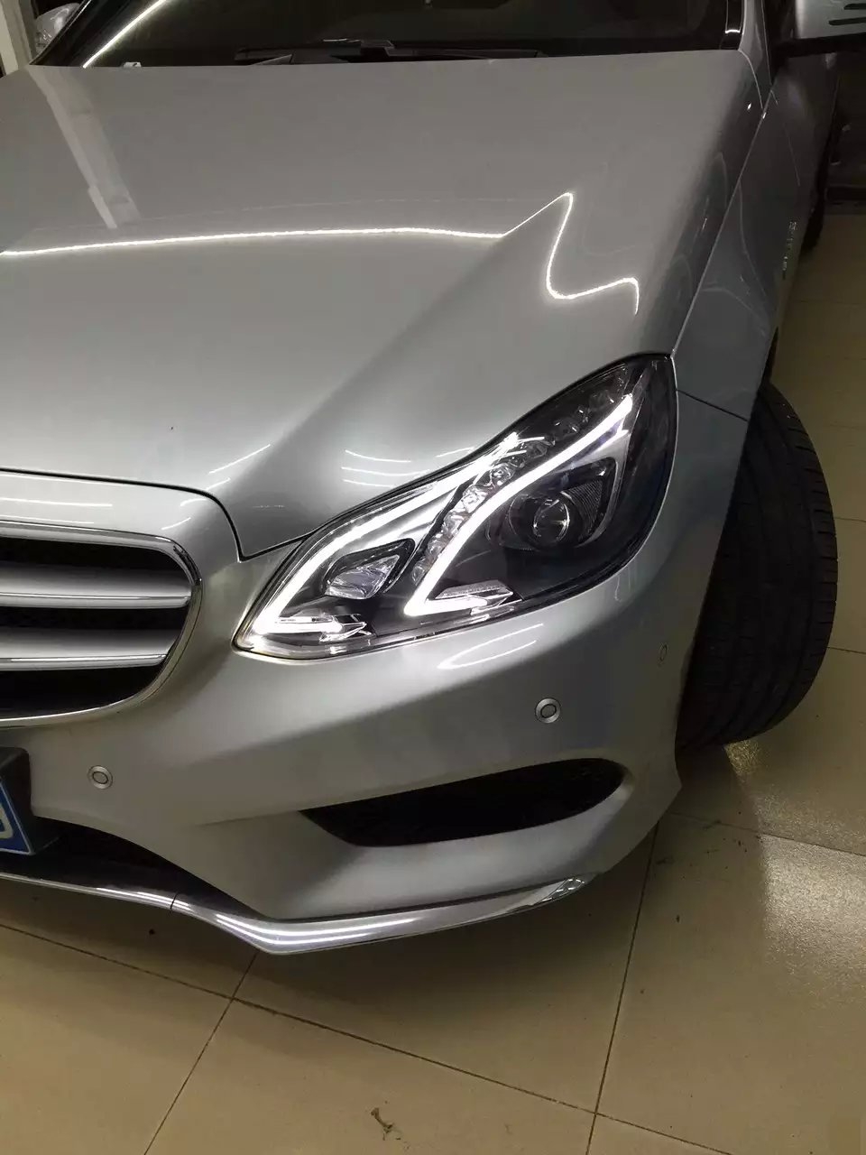 奔馳e300大燈低配升高配led大燈總成    深圳光速車改改燈