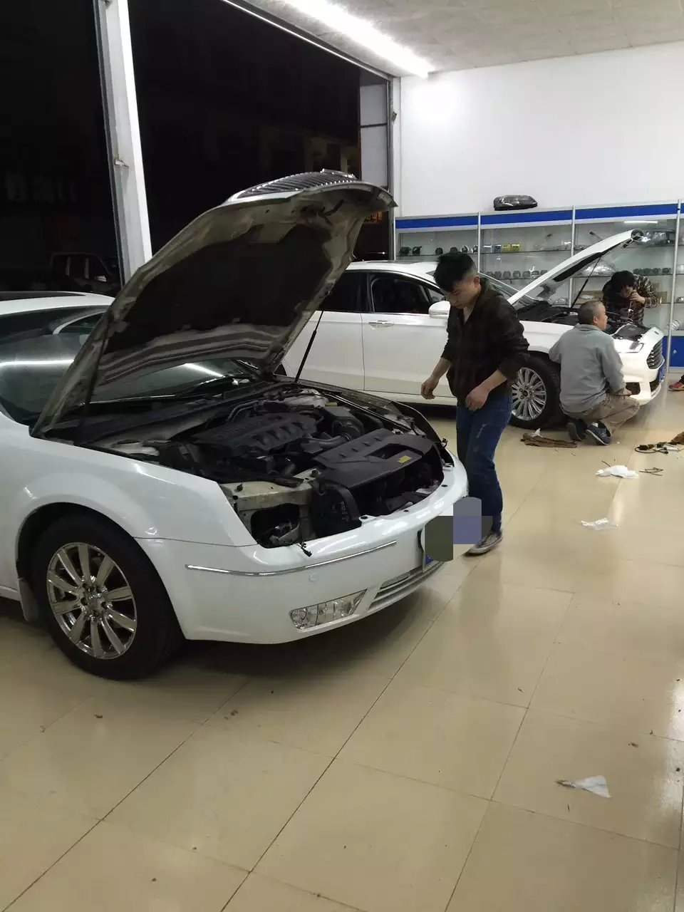 奔馳e300大燈低配升高配led大燈總成    深圳光速車改改燈
