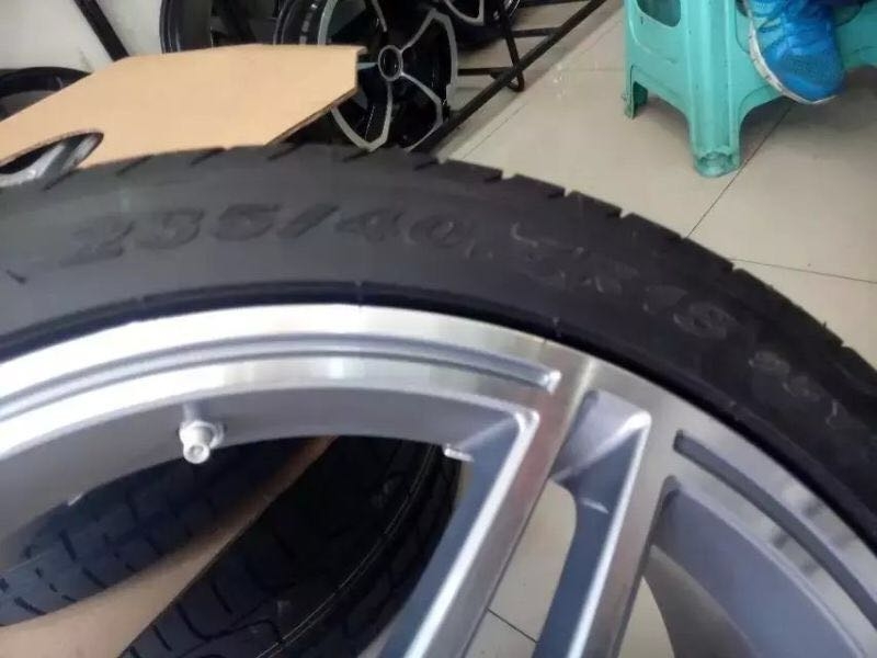 奔馳E260 升級18寸AMG 原車18寸的出售