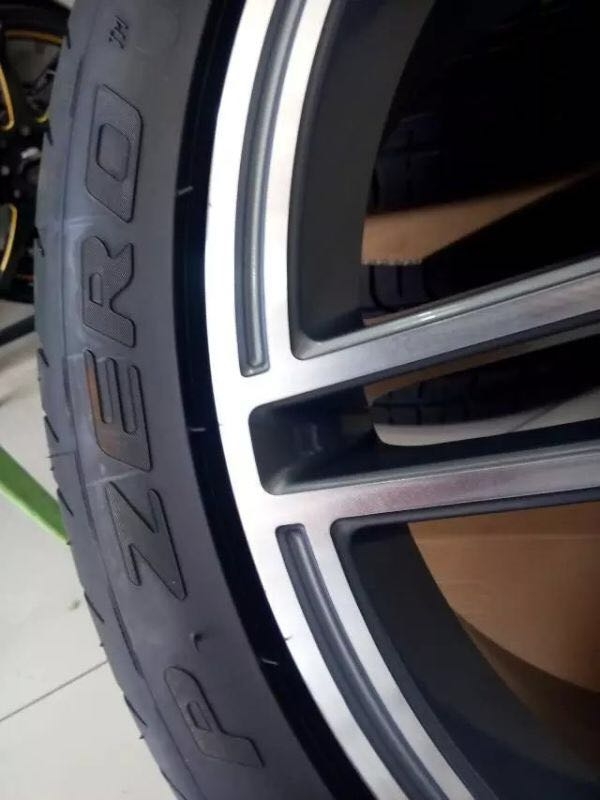 奔馳E260 升級18寸AMG 原車18寸的出售