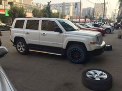 jeep自由客裝美國(guó)procomp16寸輪轂上車效果圖