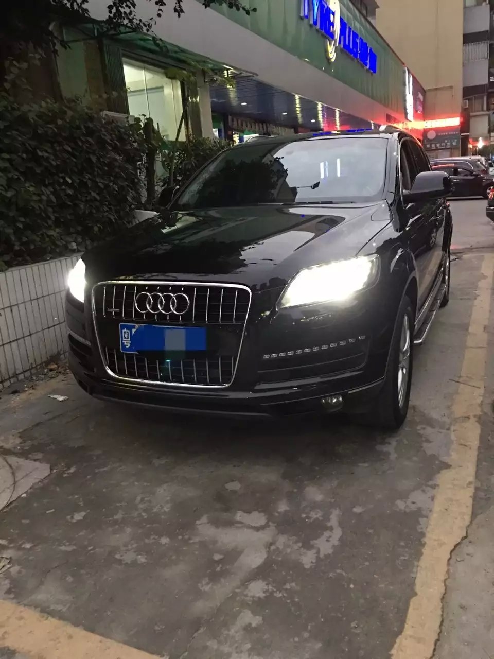 奧迪q7燈光升級(jí)q5透鏡