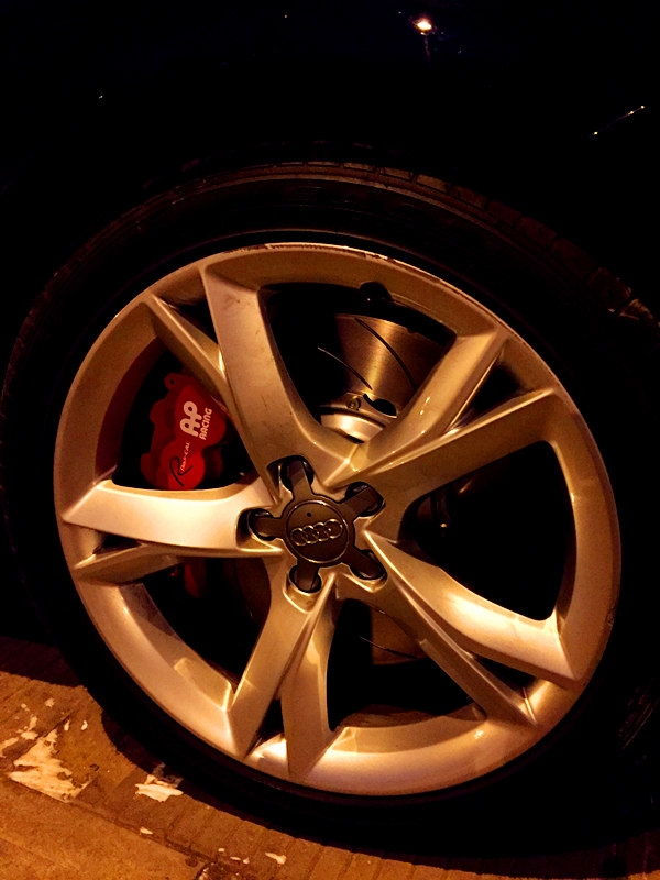大宇車(chē)迷站 奧迪A7升級(jí)AP8520六活塞剎車(chē)套件