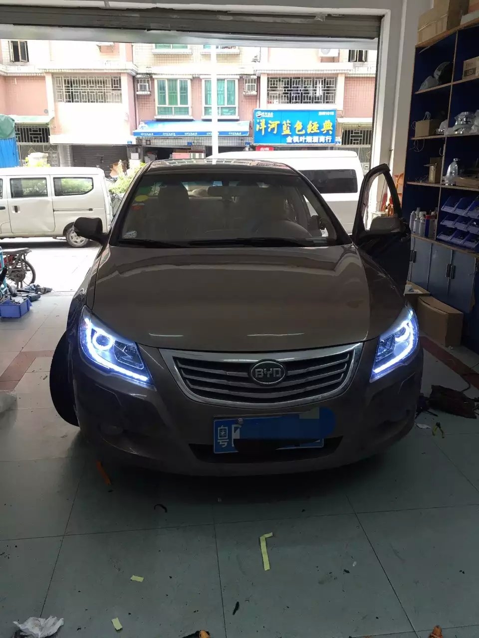 比亞迪g6車燈改裝天使眼+雙色淚眼