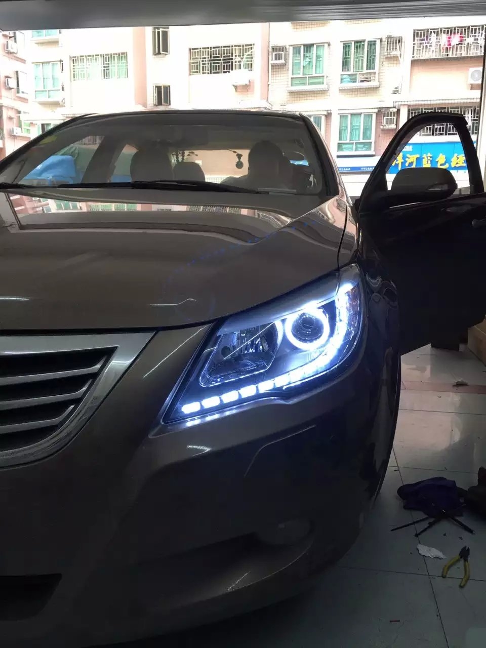 比亞迪g6車燈改裝天使眼+雙色淚眼