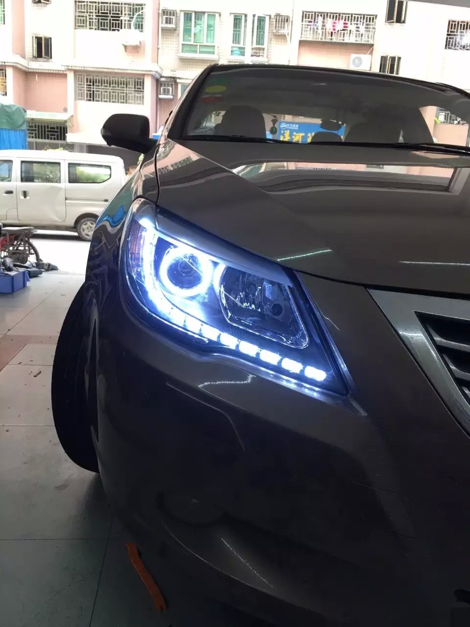 比亞迪g6車燈改裝天使眼+雙色淚眼