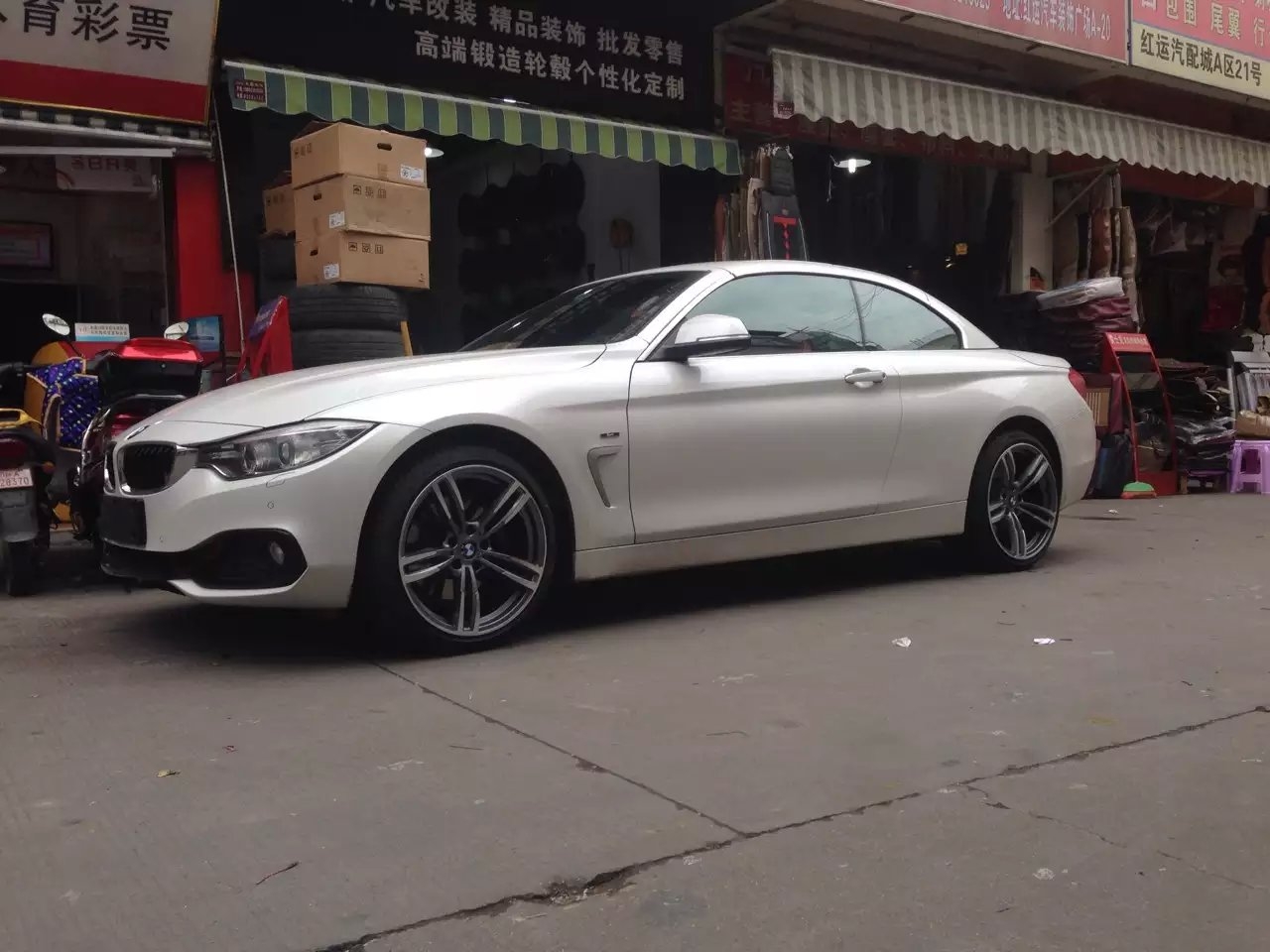 寶馬428 升級(jí)19寸M4輪轂 低壓鑄造質(zhì)量也杠杠的