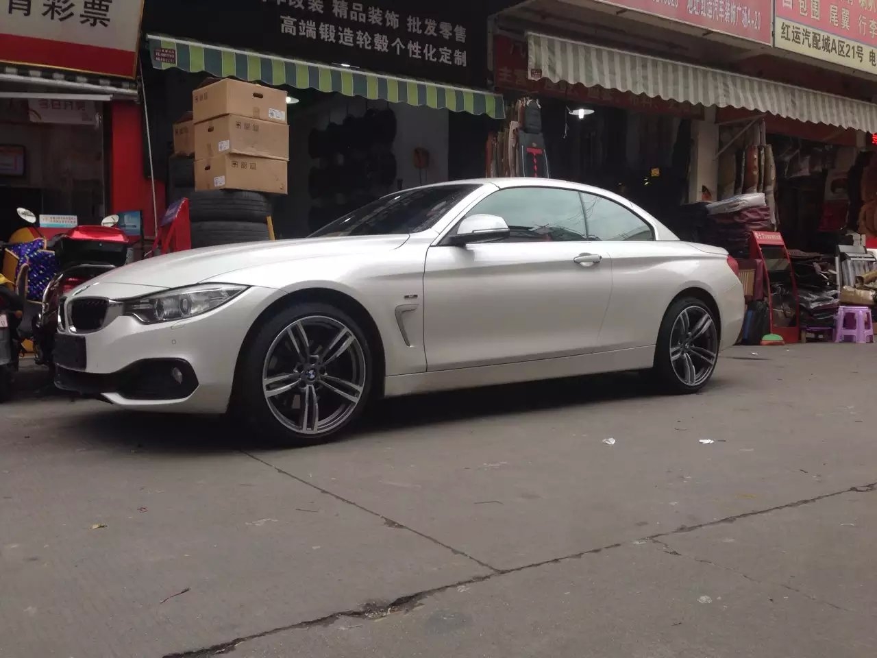 寶馬428 升級(jí)19寸M4輪轂 低壓鑄造質(zhì)量也杠杠的