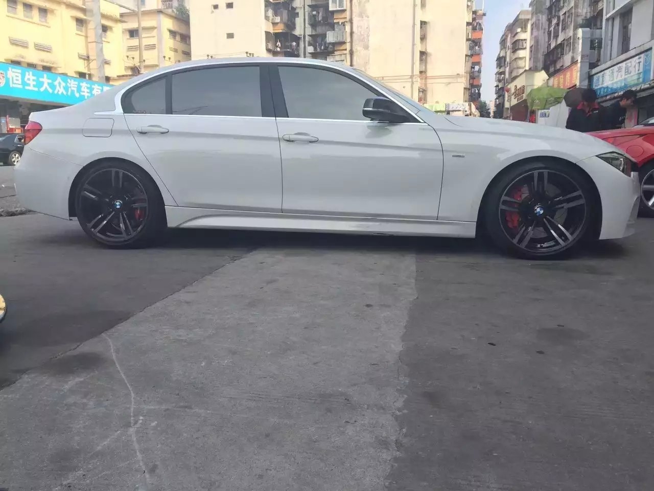 寶馬，裝 M4 原裝 鍛造 19寸！