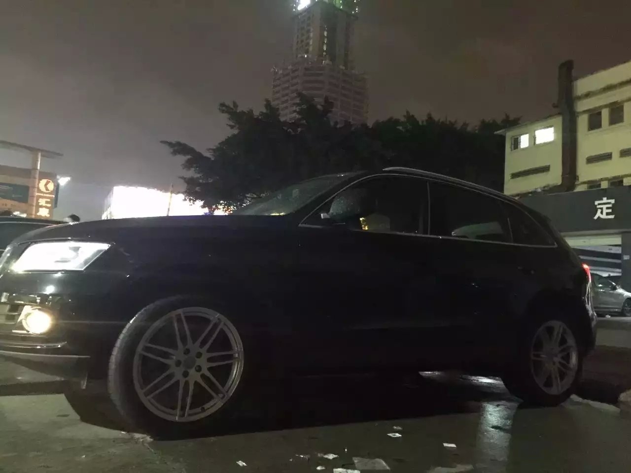 奧迪 Q5 裝 原裝 20寸！
