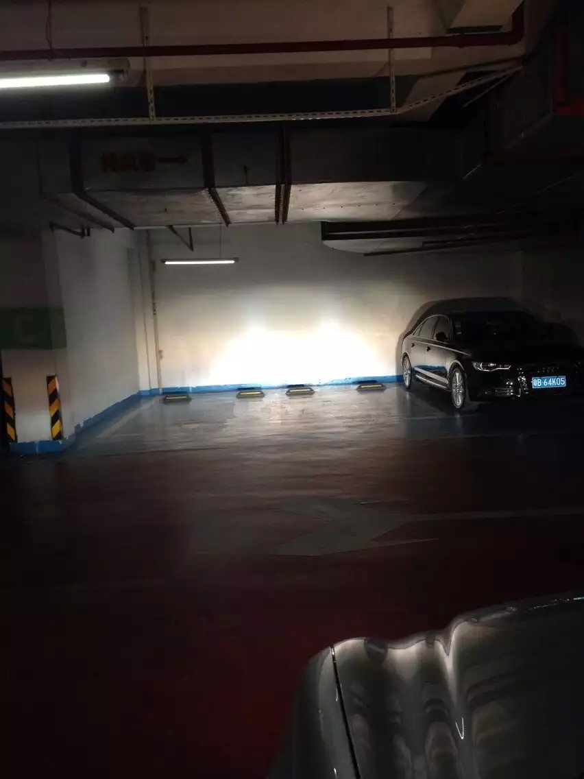 奔馳e260燈光升級(jí)德國(guó)海拉5透鏡