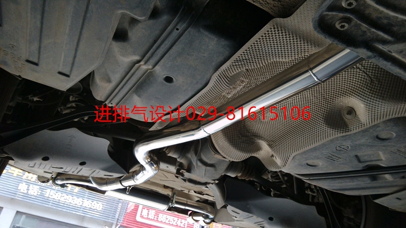 寶馬320四出