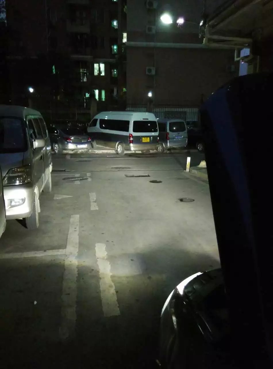 大眾r36燈光升級(jí)德國(guó)海拉5透鏡 深圳光速車(chē)改改燈